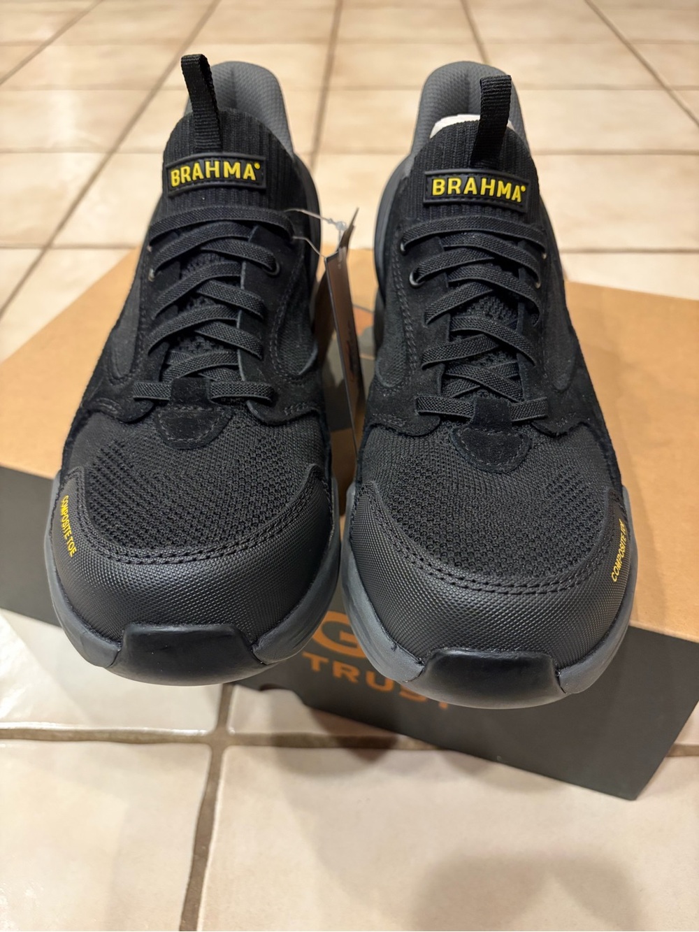NEW Men's 7 Black Work Shoes with Composite Toe Slip & Oil Resistant (8.5 womens